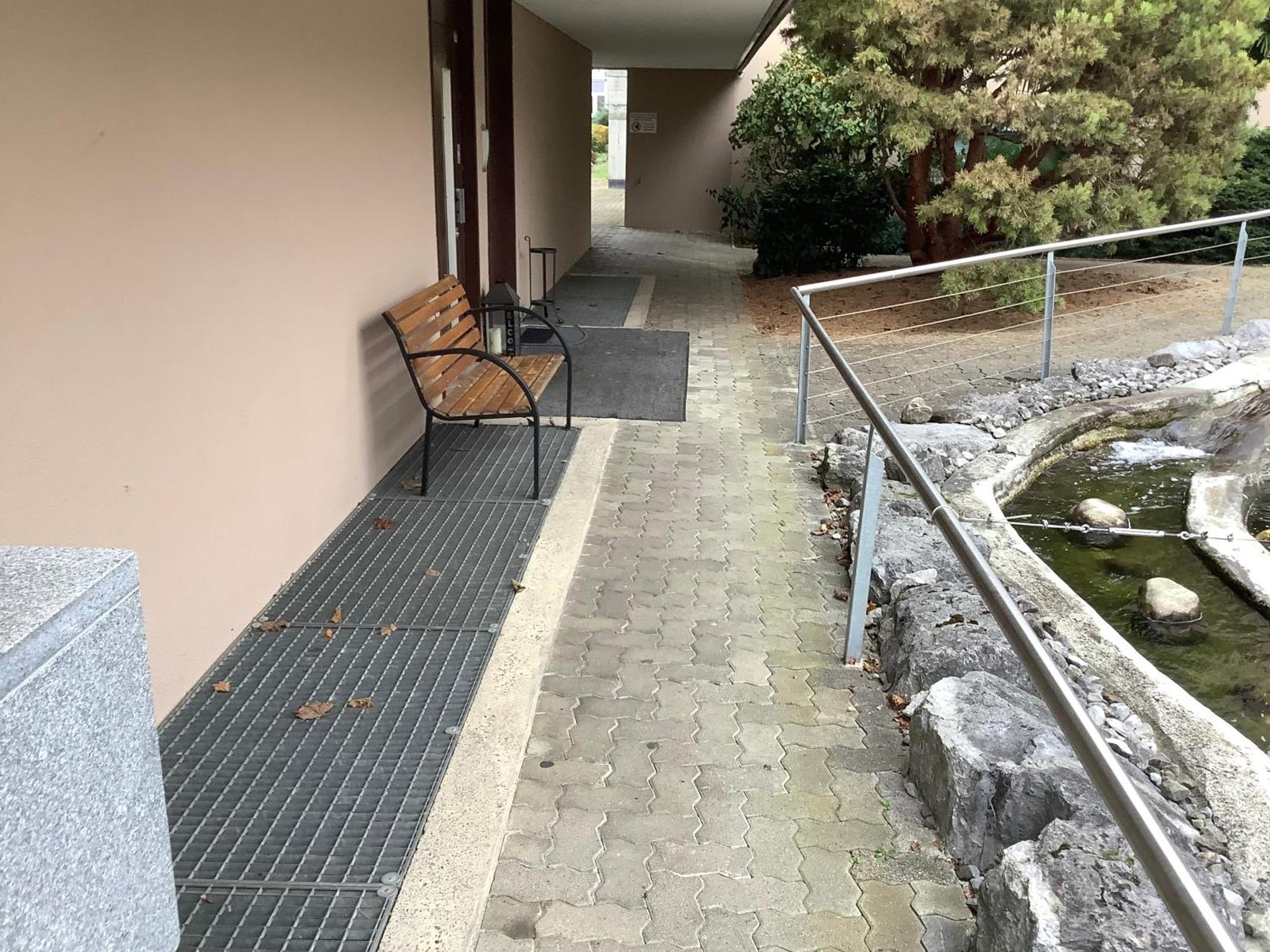 Chambre Spacieuse Et Confortable Avec Ecran Plat Oetwil an Der Limmat Bagian luar foto